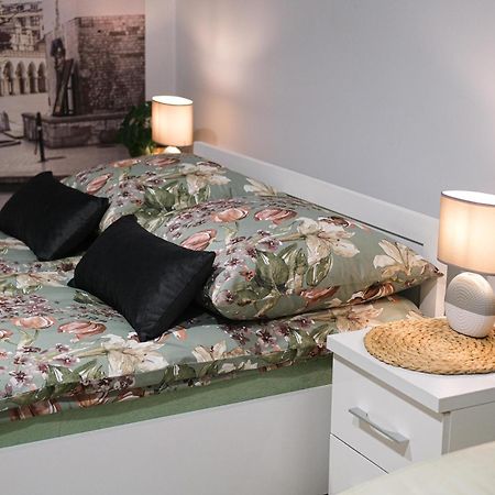 Old Town Wawel II Premium Apartments Cracovia Esterno foto
